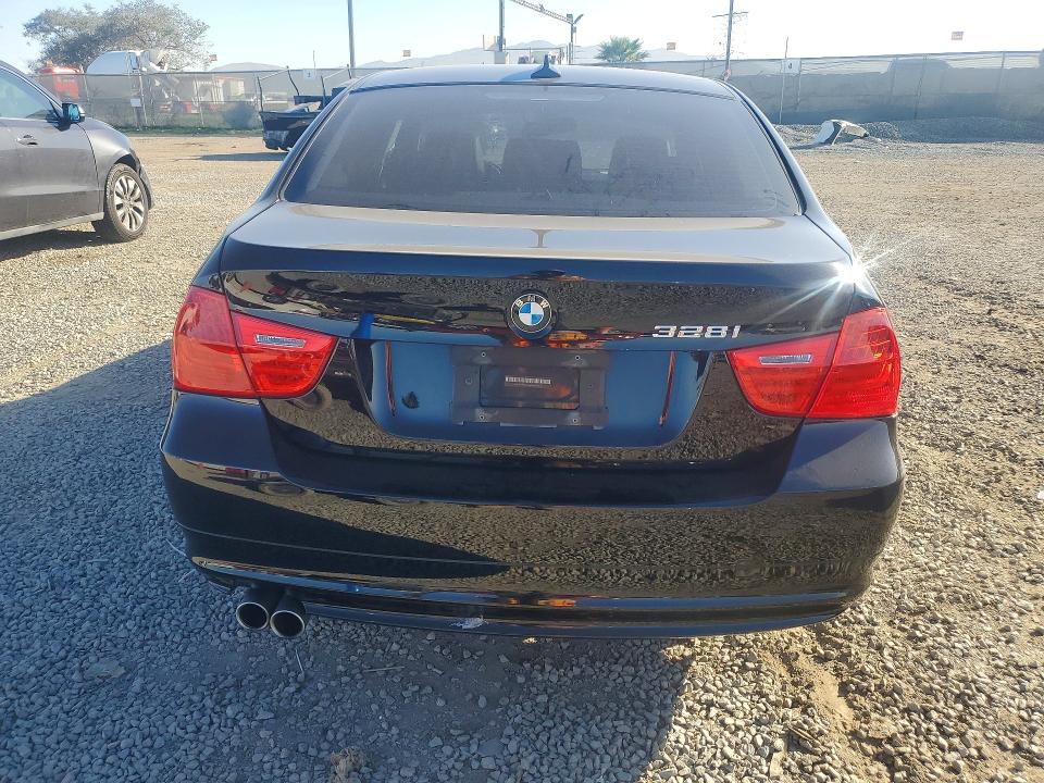Photo 6 from auction – 2011 BMW 328 with VIN WBAPH5G54BNM80164