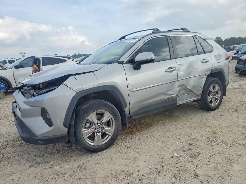 TOYOTA RAV4 2022 with VIN 2T3P1RFV4NW313428 - Photo from auction