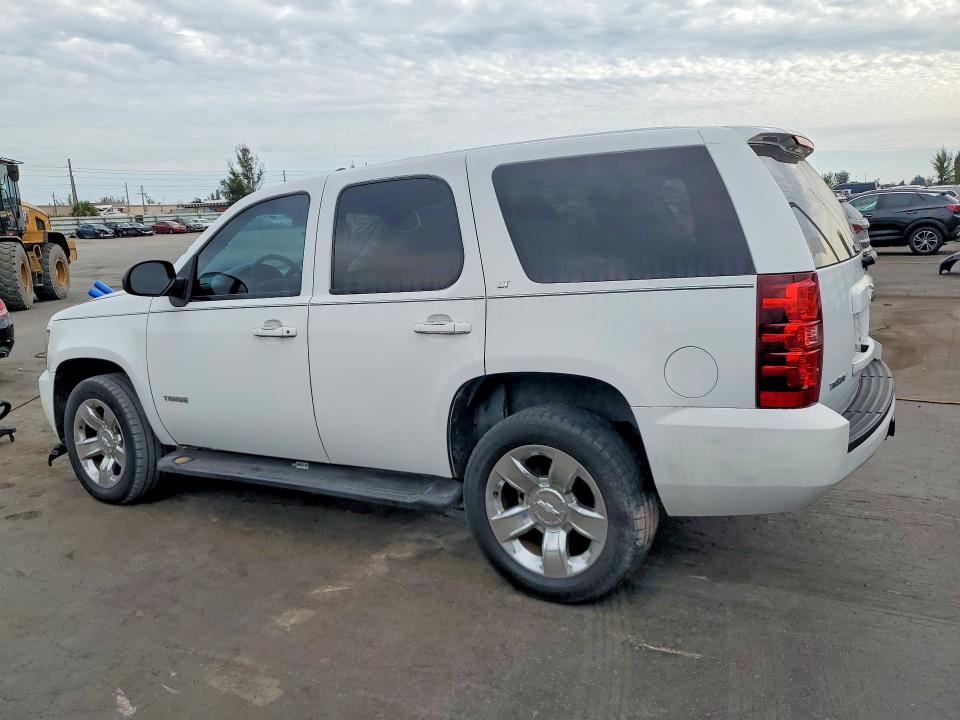 Photo 2 from auction – 2011 CHEVROLET TAHOE with VIN 1GNSK2E0XBR216239