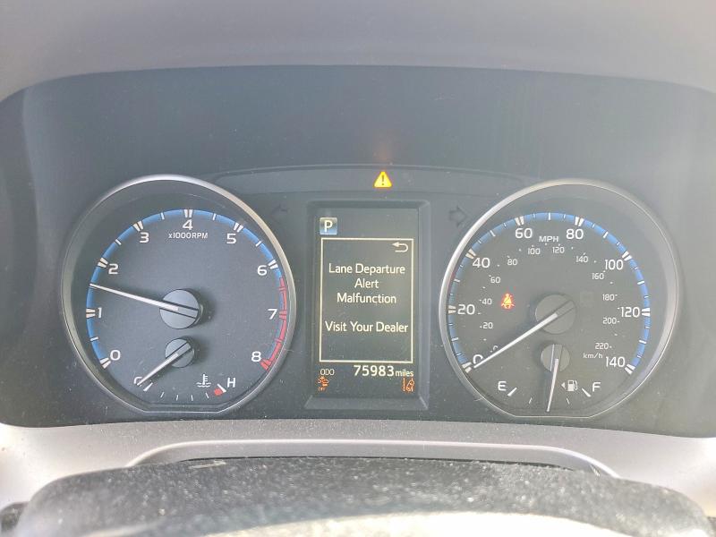 Photo 9 from auction – 2017 TOYOTA RAV4 XLE with VIN JTMWFREV2HD102258
