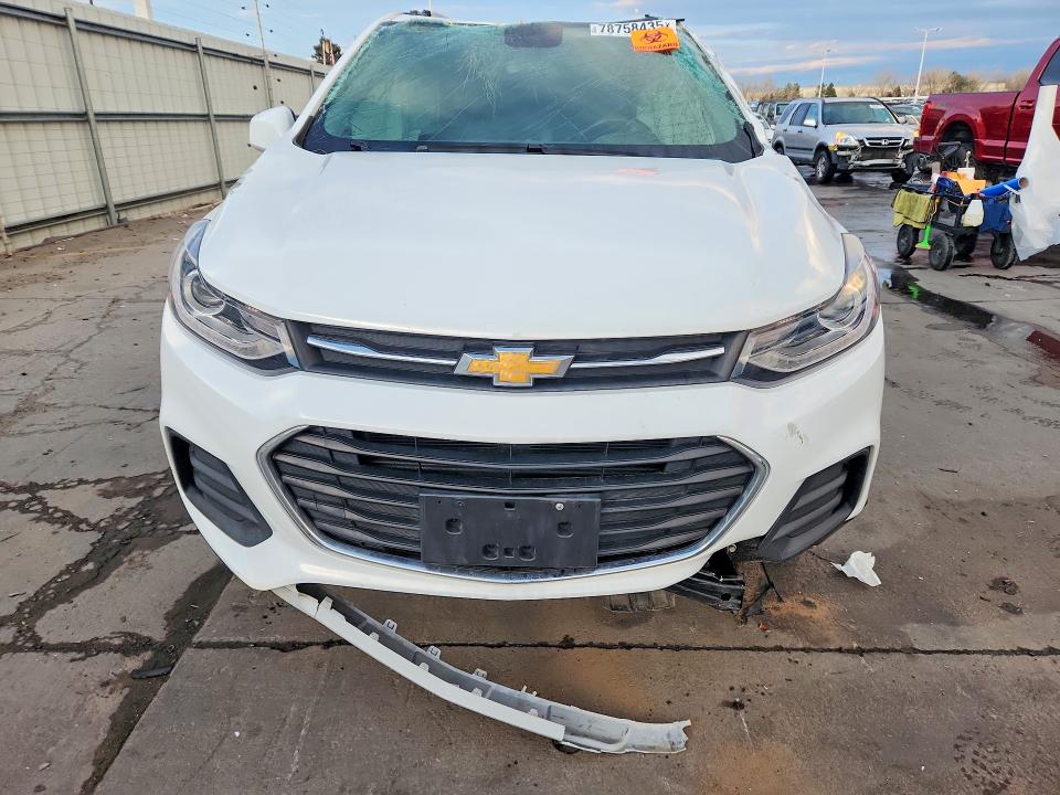 Photo 5 from auction – 2019 CHEVROLET TRAX with VIN KL7CJPSB3KB808235