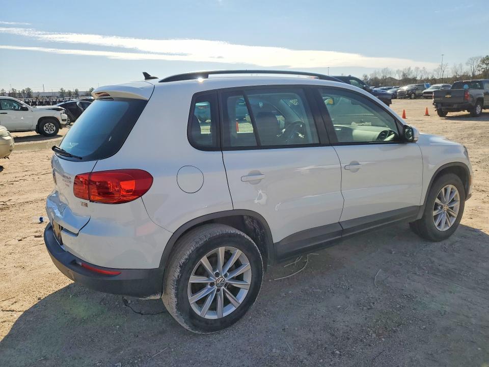 Photo 3 from auction – 2018 VOLKSWAGEN TIGUAN LIM with VIN WVGAV7AX0JK002861