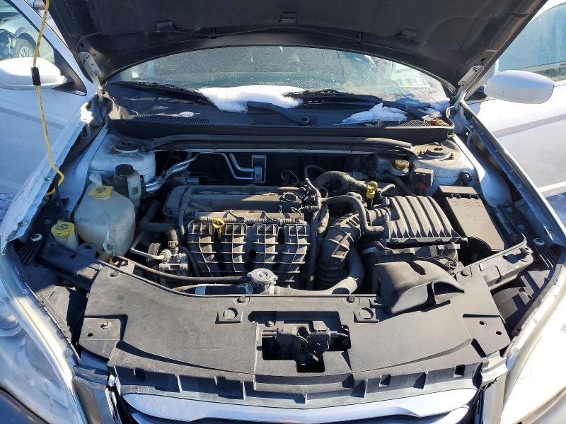 Фото 11 с аукциона – 2014 CHRYSLER 200 LX с VIN 1C3CCBAB7EN170628