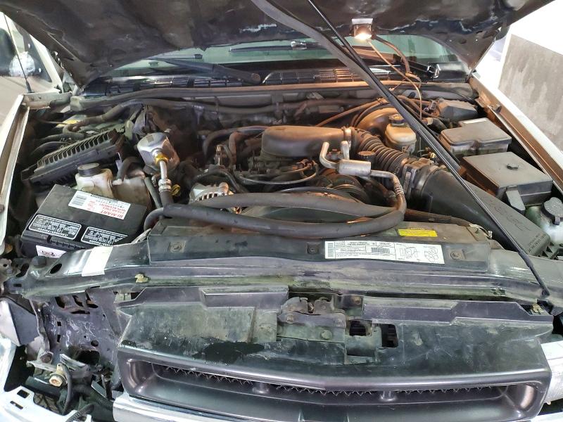 Photo 12 from auction – 2000 CHEVROLET BLAZER with VIN 1GNDT13W0Y2115686