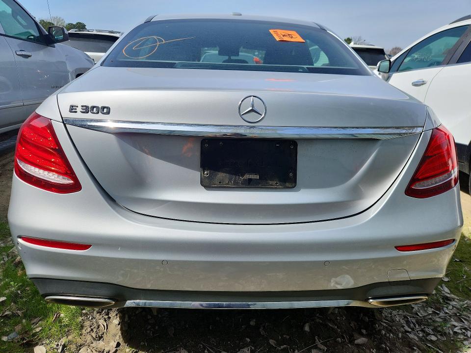 Photo 6 from auction – 2017 MERCEDES-BENZ E with VIN WDDZF4JB4HA023824