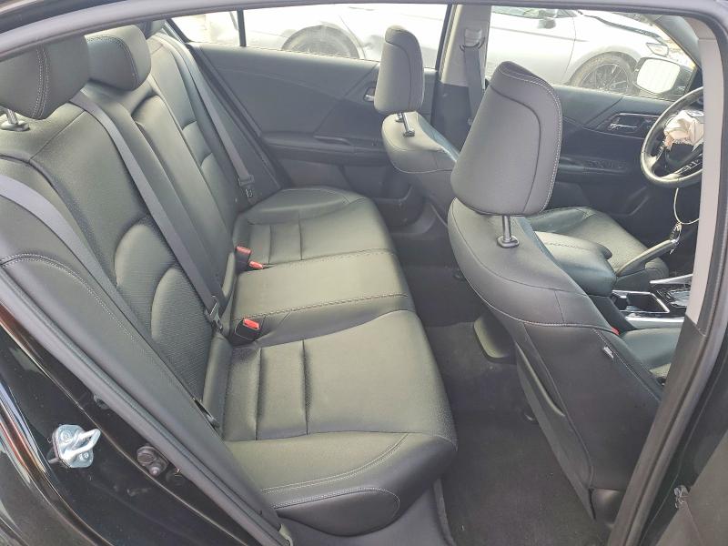 Photo 10 from auction – 2017 HONDA ACCORD with VIN JHMCR6F51HC012790