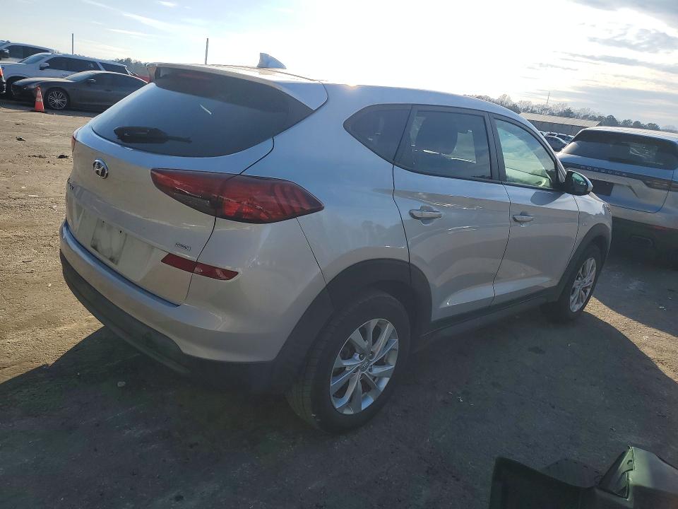 Photo 3 from auction – 2019 HYUNDAI TUCSON SE with VIN KM8J2CA47KU877402