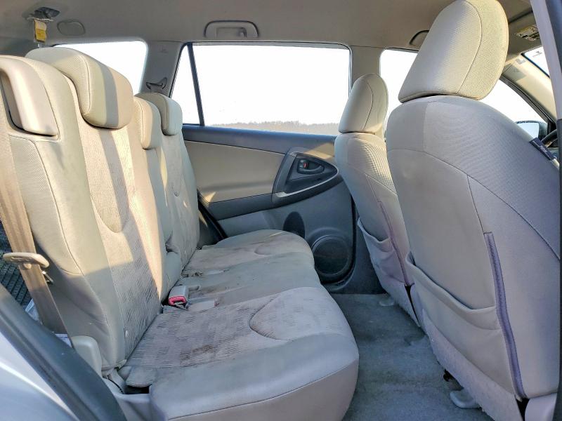 Photo 11 from auction – 2009 TOYOTA RAV4 with VIN JTMBF33V39D013217