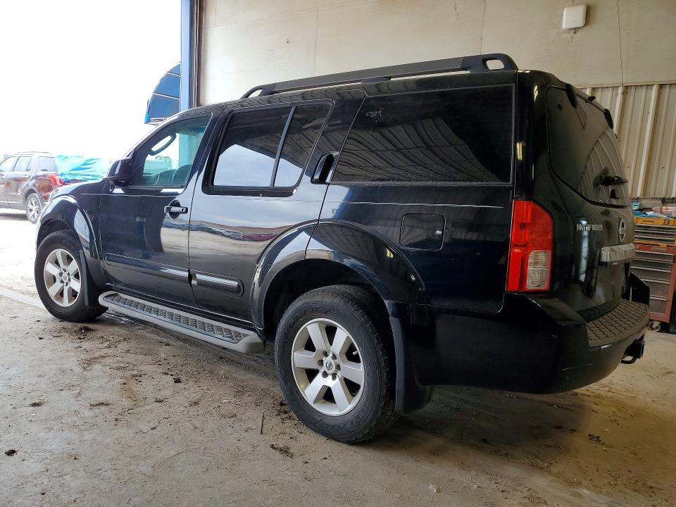 Photo 2 from auction – 2010 NISSAN PATHFINDER with VIN 5N1AR1NN7AC601891