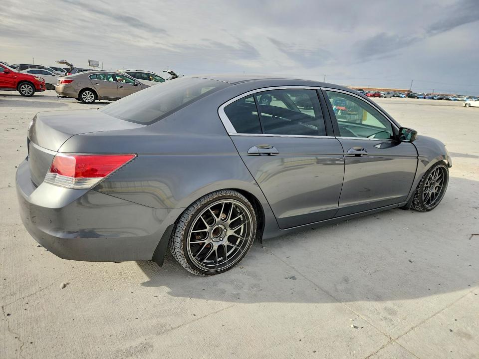 Photo 3 from auction – 2009 HONDA ACCORD with VIN JHMCP26449C004741