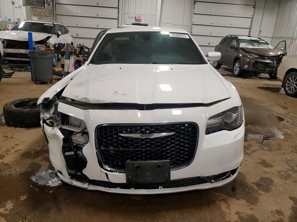 Photo 5 from auction – 2017 CHRYSLER 300 with VIN 2C3CCAGG2HH591523