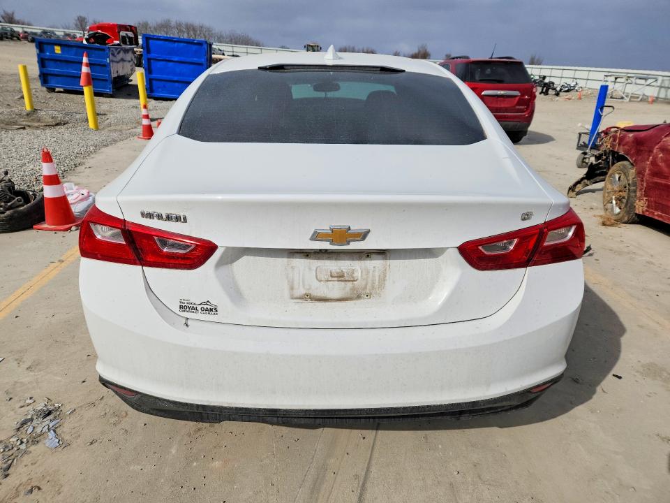Photo 6 from auction – 2017 CHEVROLET MALIBU with VIN 1G1ZE5STXHF101075