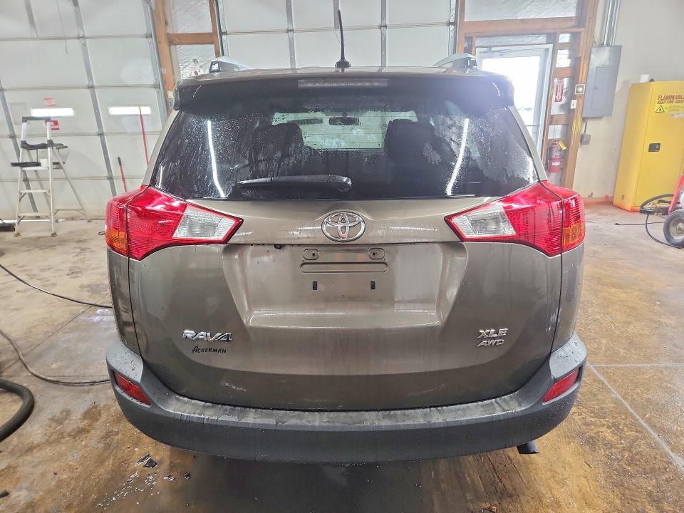 Photo 6 from auction – 2015 TOYOTA RAV4 with VIN 2T3RFREV3FW245314