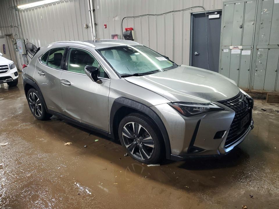 Photo 4 from auction – 2019 LEXUS UX with VIN JTHU9JBH3K2002265