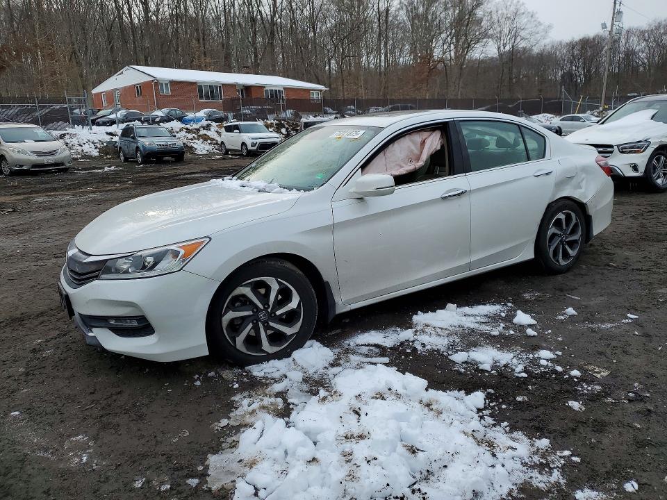 HONDA ACCORD 2016 with VIN 1HGCR2F95GA208739 - Photo from auction