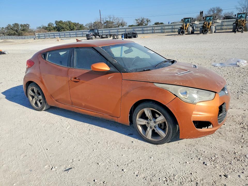 Photo 4 from auction – 2015 HYUNDAI VELOSTER with VIN KMHTC6AD1FU243046