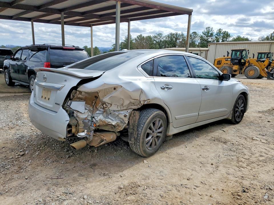 Photo 3 from auction – 2015 NISSAN ALTIMA 2.5 with VIN 1N4AL3AP2FC465465