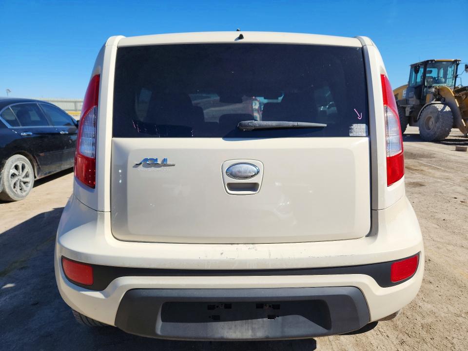 Photo 6 from auction – 2013 KIA SOUL with VIN KNDJT2A58D7758229