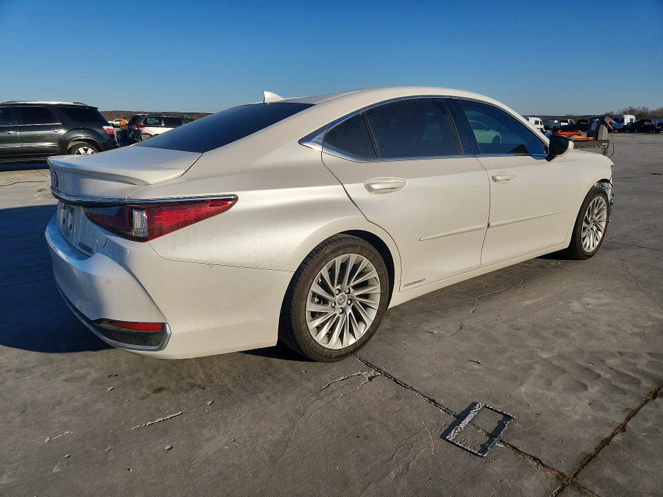 Photo 3 from auction – 2022 LEXUS ES 300H with VIN 58AFA1C11NU024488