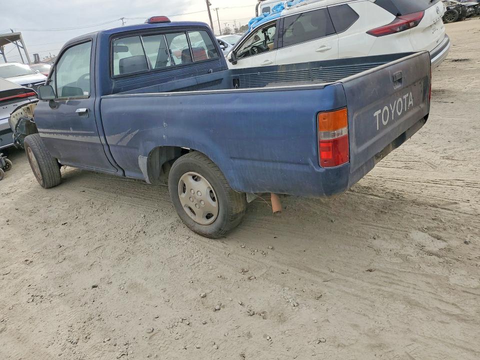 Photo 2 from auction – 1995 TOYOTA PICKUP with VIN 4TARN81P5SZ314448
