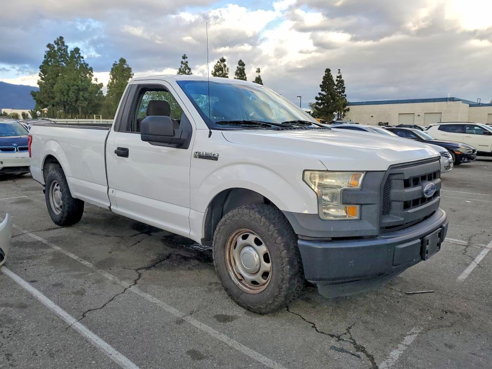 Foto 4 de la subasta – 2016 FORD F150 con VIN 1FTMF1C87GKD95672
