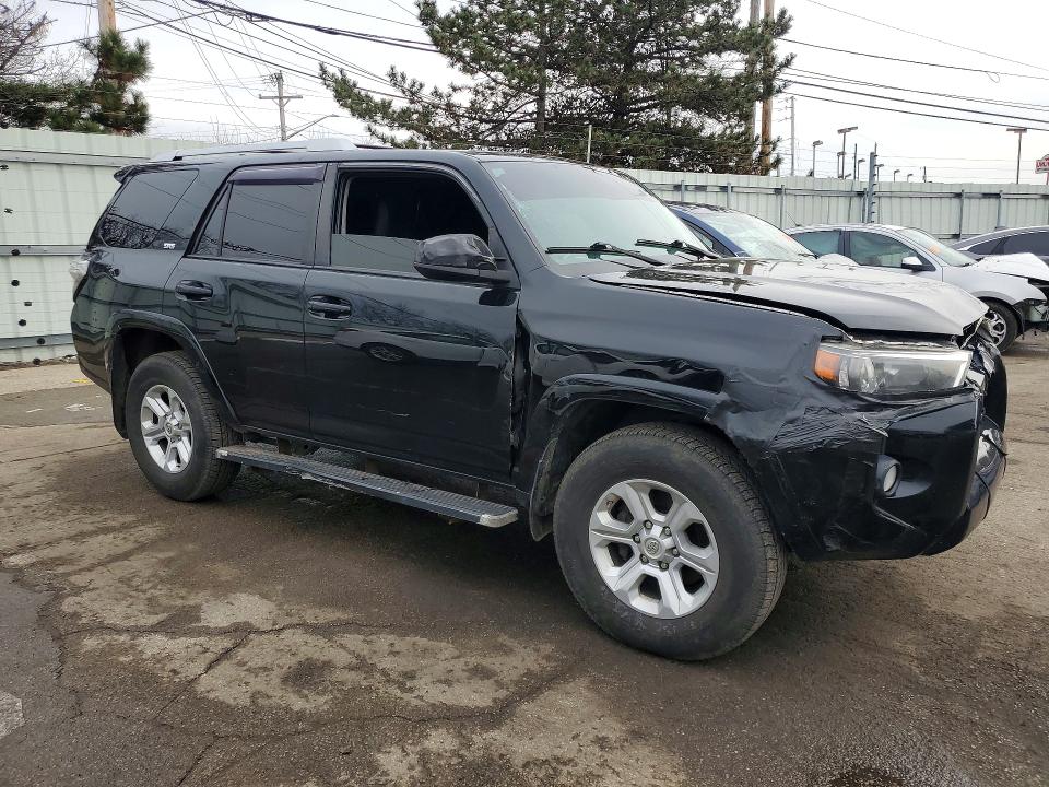 Photo 4 from auction – 2018 TOYOTA 4RUNNER with VIN JTEBU5JR7J5551131