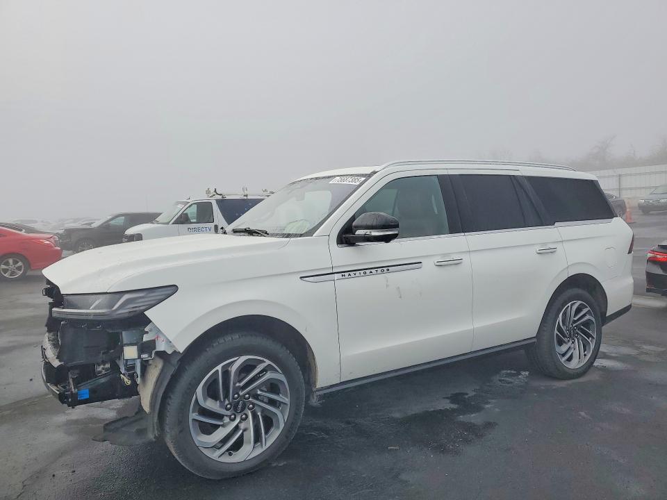 LINCOLN NAVIGATOR 2025 with VIN 5LMJJ2LG0SEL03459 - Photo from auction