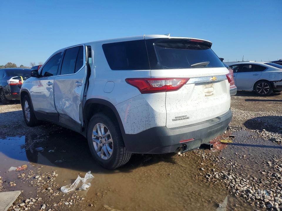 Photo 2 from auction – 2019 CHEVROLET TRAVERSE with VIN 1GNERFKW1KJ227234