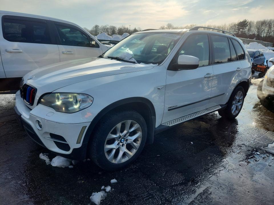 BMW X5 2012 with VIN 5UXZV4C51CL765582 - Photo from auction