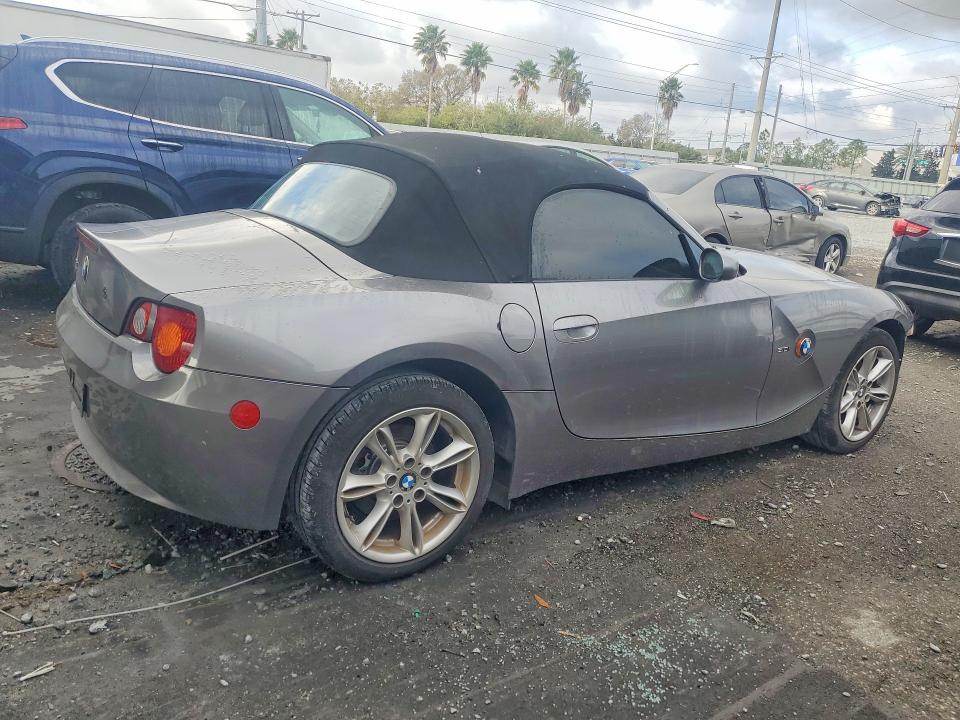 Photo 3 from auction – 2004 BMW Z4 with VIN 4USBT53534LT25681