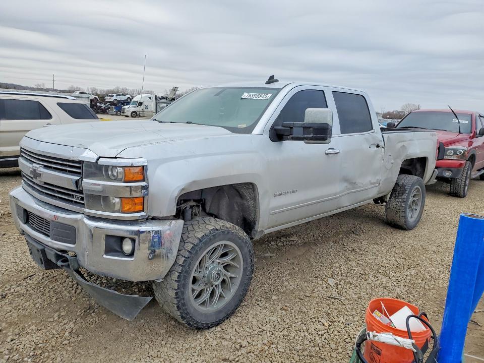 CHEVROLET SILVERADO 2015 with VIN 1GC1KWEG5FF617021 - Photo from auction