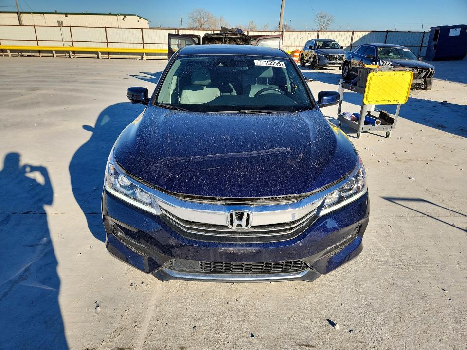 Photo 5 from auction – 2016 HONDA ACCORD with VIN 1HGCR2F97GA040991