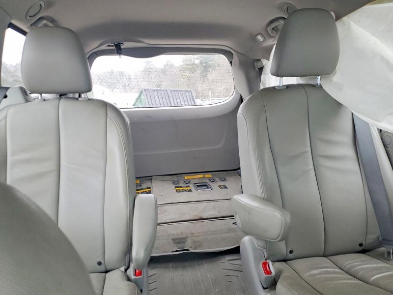 Photo 10 from auction – 2013 TOYOTA SIENNA with VIN 5TDDK3DC3DS056437