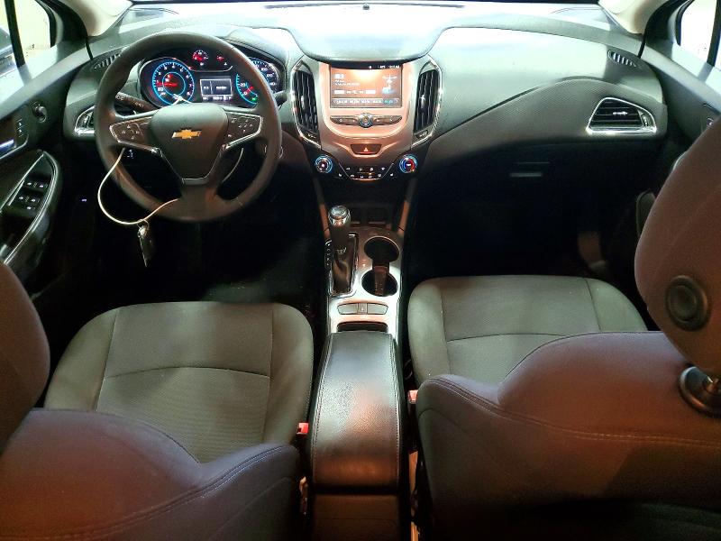 Photo 8 from auction – 2017 CHEVROLET CRUZE with VIN 1G1BE5SM1H7120280