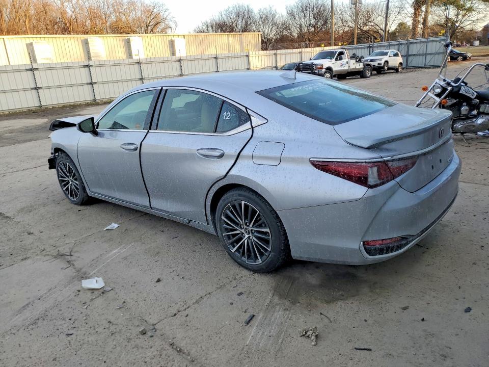 Photo 2 from auction – 2025 LEXUS ES300H with VIN 58ADA1C12SU071273