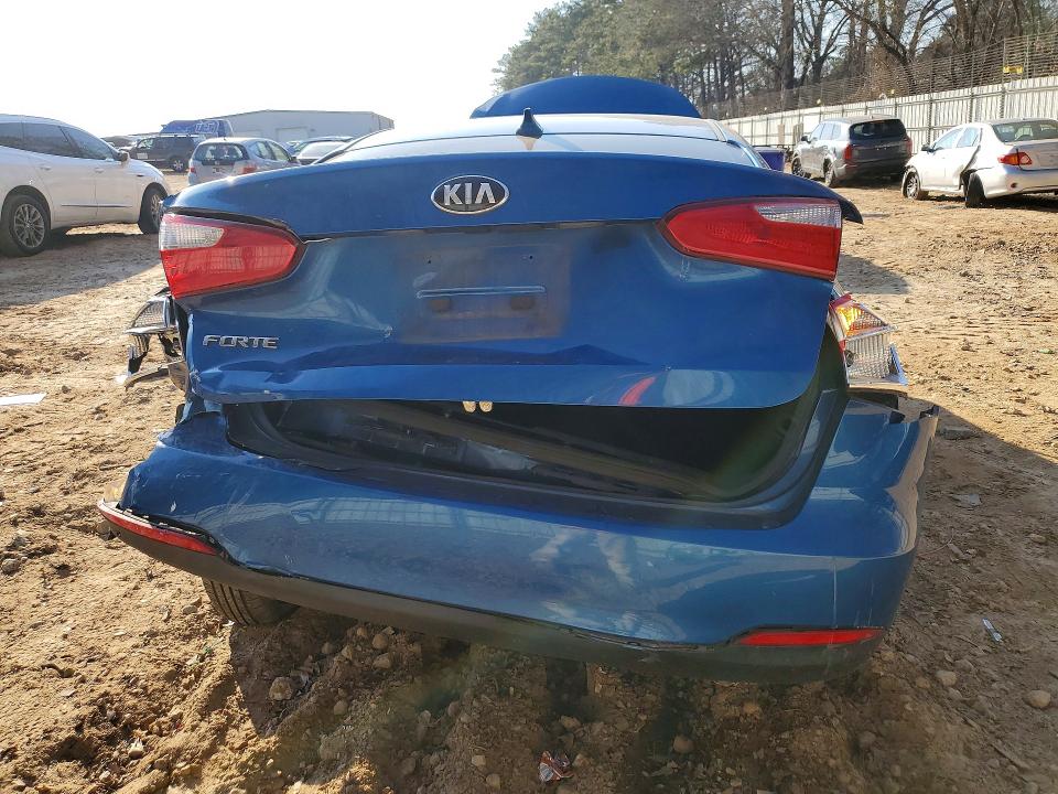 Photo 6 from auction – 2015 KIA FORTE LX with VIN KNAFX4A62F5260182