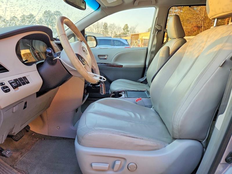 Photo 7 from auction – 2014 TOYOTA SIENNA XLE with VIN 5TDYK3DC0ES518682
