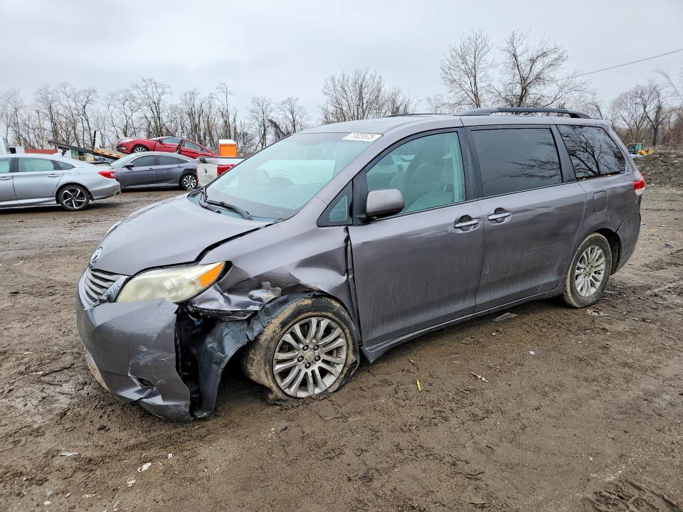 TOYOTA SIENNA 2011 with VIN 5TDYK3DC3BS024425 - Photo from auction
