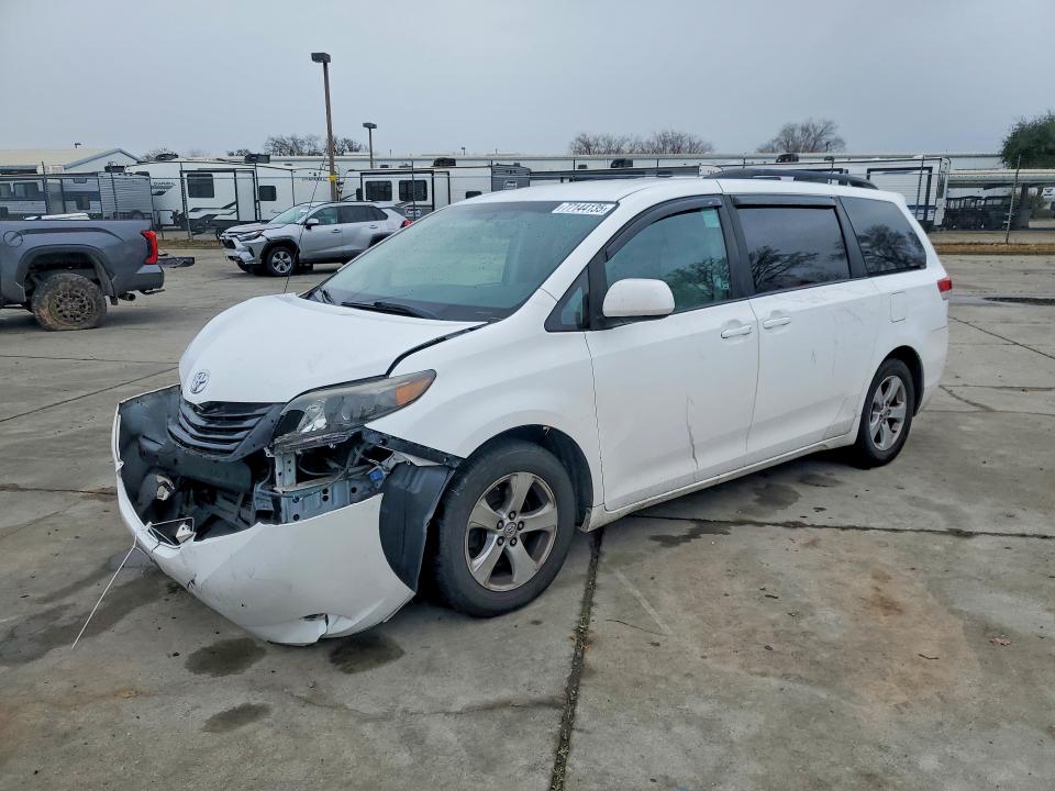 TOYOTA SIENNA 2011 with VIN 5TDKK3DC2BS116034 - Photo from auction