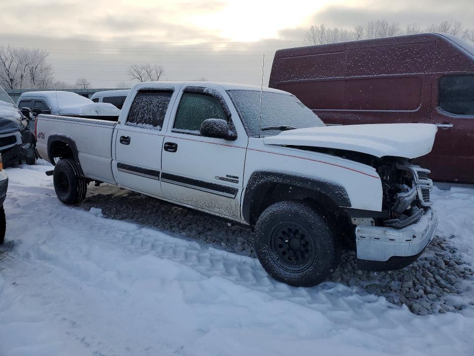 Photo 4 from auction – 2005 CHEVROLET SILVERADO with VIN 1GCHK232X5F881056