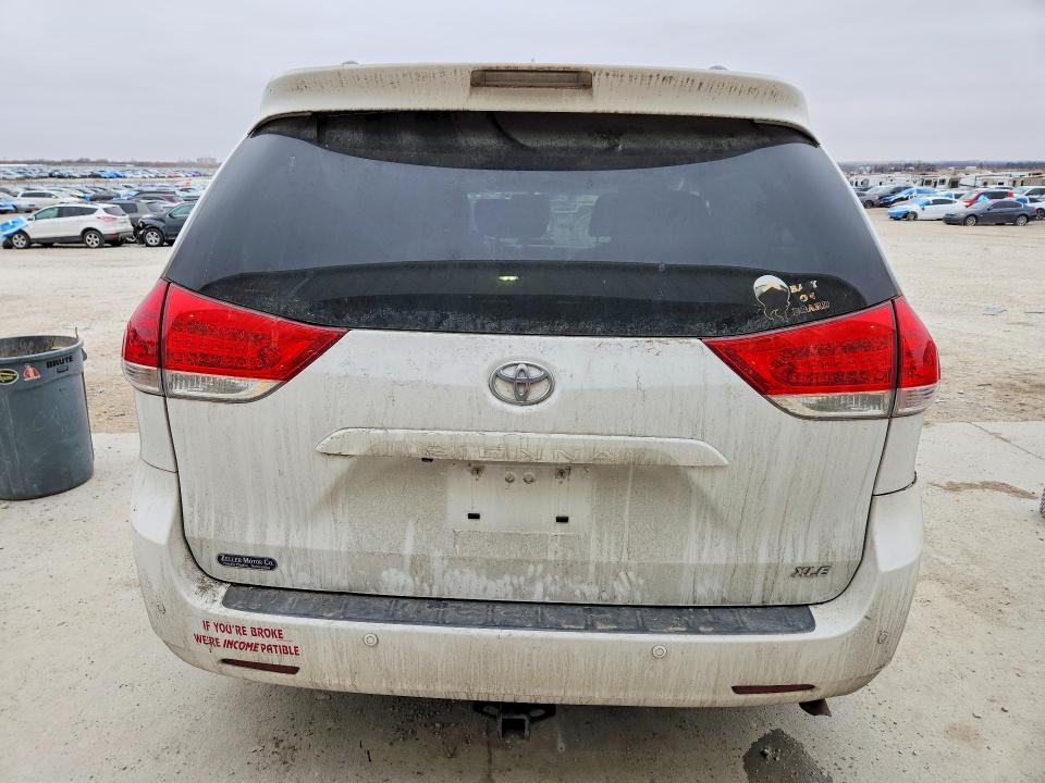 Photo 6 from auction – 2013 TOYOTA SIENNA with VIN 5TDYK3DC4DS392261