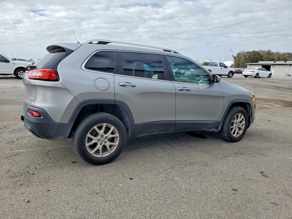 Photo 3 from auction – 2015 JEEP CHEROKEE with VIN 1C4PJMCS3FW627121