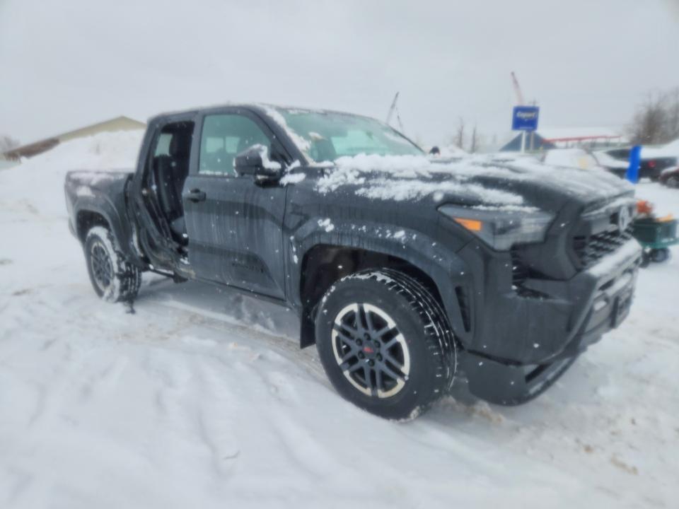 Photo 4 from auction – 2024 TOYOTA TACOMA with VIN 3TMLB5JN7RM026958