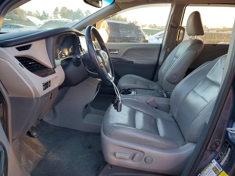 Photo 7 from auction – 2016 TOYOTA SIENNA XLE with VIN 5TDDK3DC1GS136615