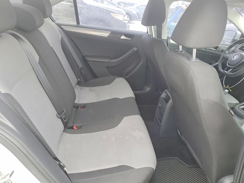 Photo 10 from auction – 2017 VOLKSWAGEN JETTA with VIN 3VW167AJ0HM263596