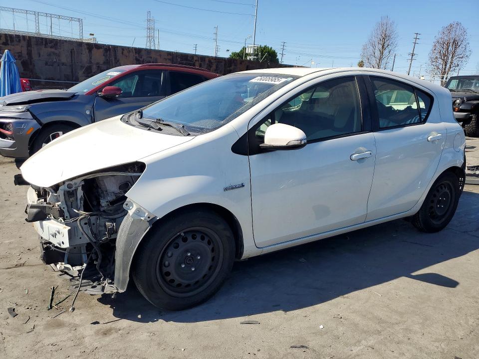 Photo 1 from auction – 2015 TOYOTA PRIUS C with VIN JTDKDTB38F1092550