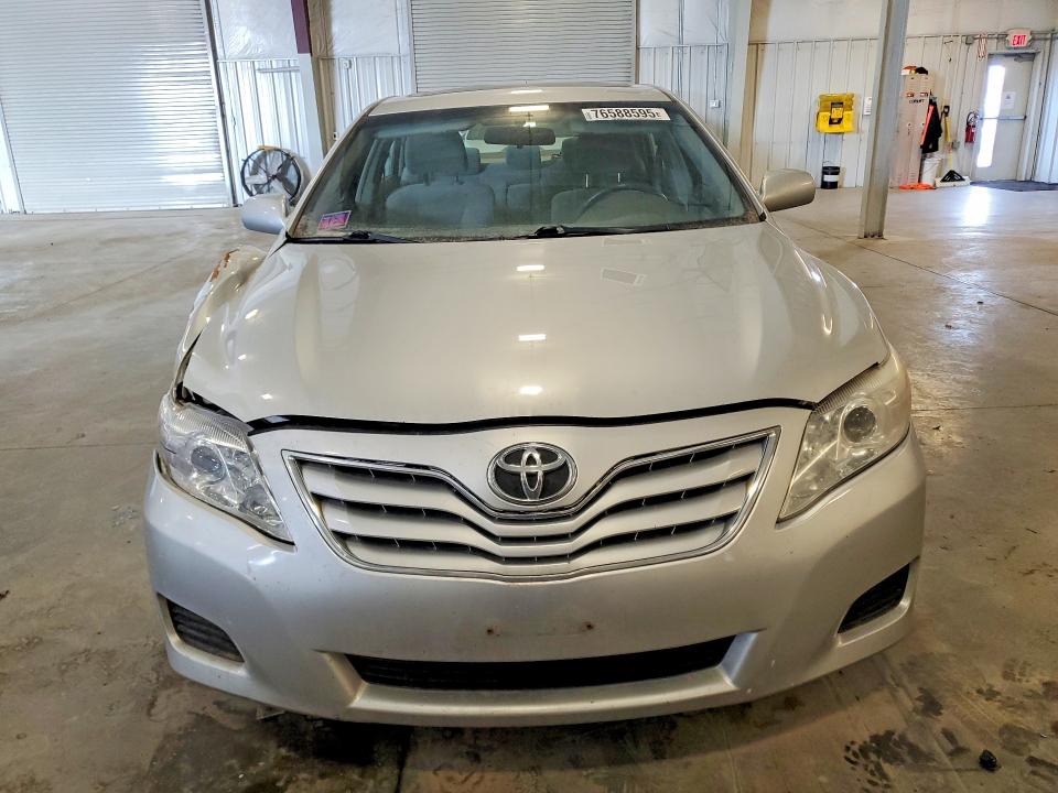 Foto 5 de la subasta – 2010 TOYOTA CAMRY BASE con VIN 4T4BF3EK2AR071232