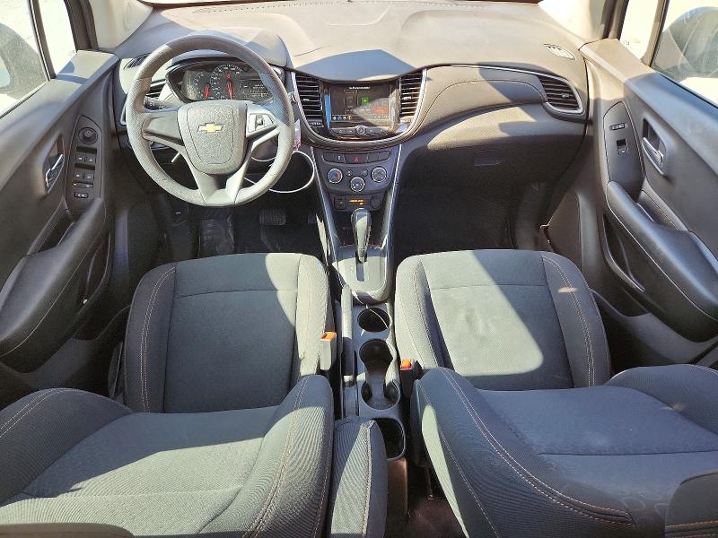 Photo 8 from auction – 2018 CHEVROLET TRAX with VIN 3GNCJKSB5JL155854