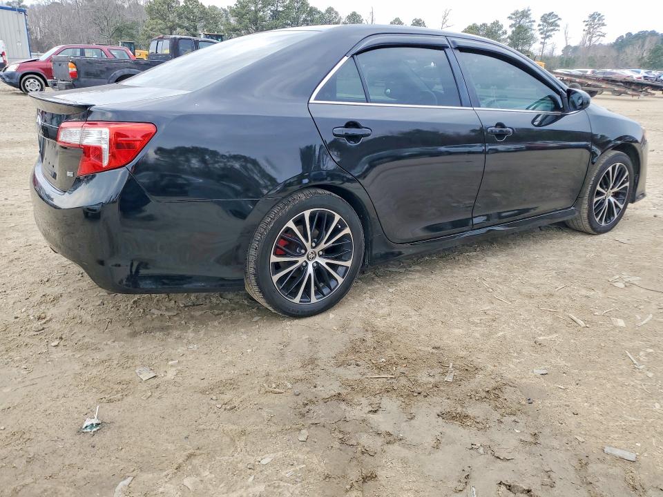 Zdjęcie 3 z aukcji – 2014 TOYOTA CAMRY L z VIN 4T1BF1FK2EU819755