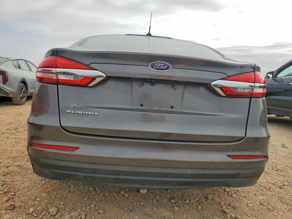 Photo 6 from auction – 2019 FORD FUSION with VIN 3FA6P0G71KR277029